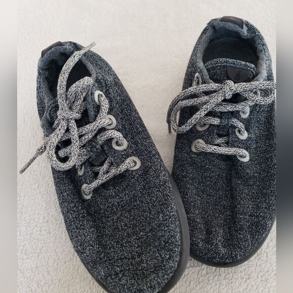 Allbirds Wool Runners Size 7 Black Soles Athleisure Charcoal Gray Athletic Cozy - Picture 1 of 8
